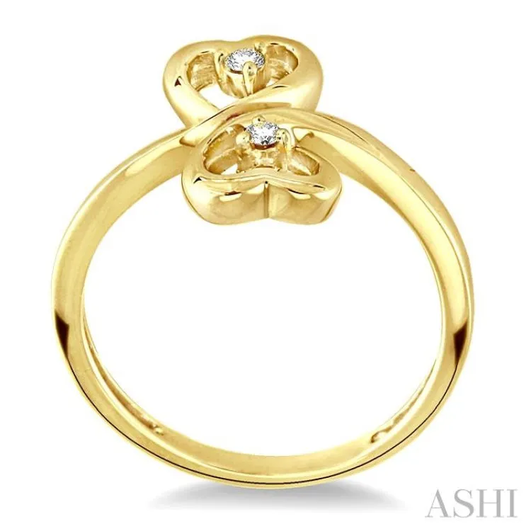 1/20 Ctw Round Cut Dual Heart Diamond Ring in 10K Yellow Gold