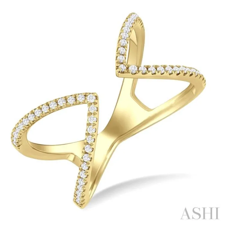 1/5 Ctw Wide Split Triangular Tip Round Cut Diamond Lightweight Open Fashion Ring in 10K Yellow Gold