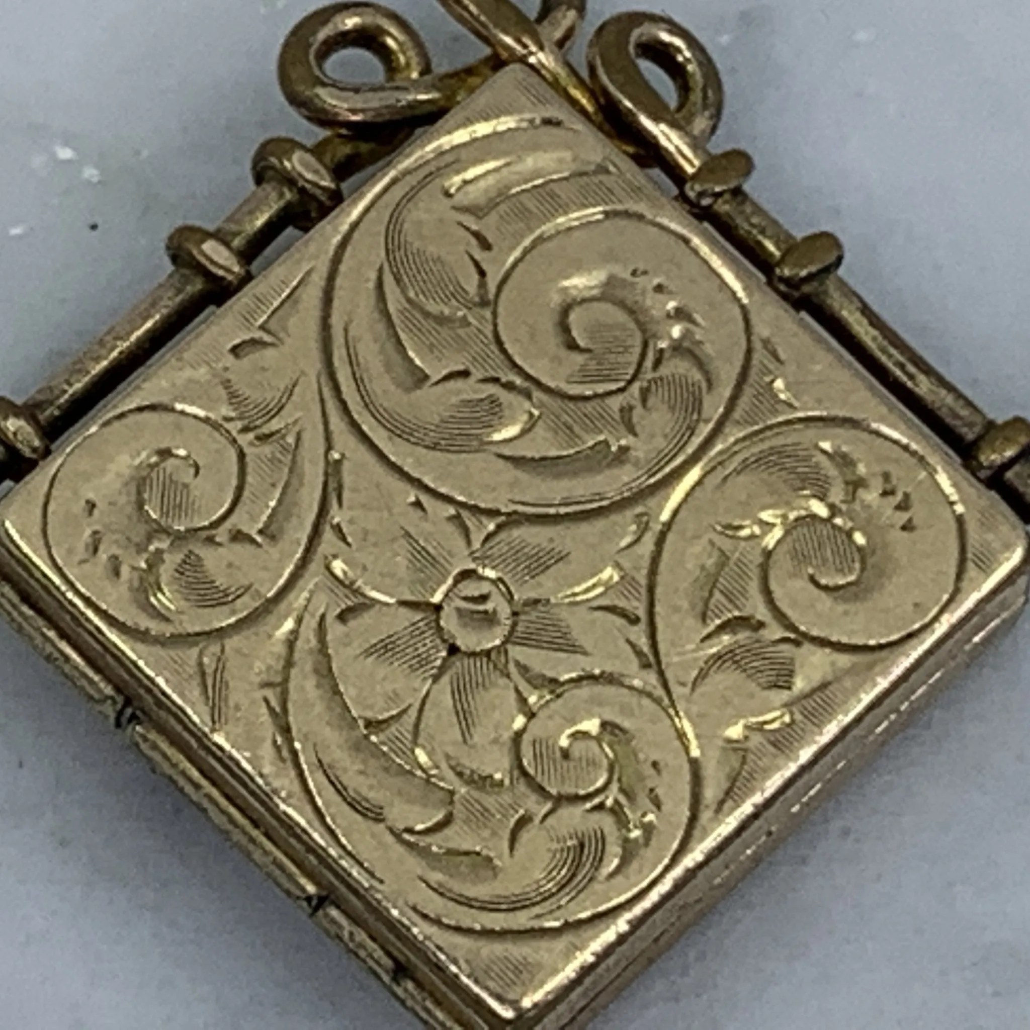 Antique 1910s Yellow Gold Floral Locket. Photo Pendants make Wonderful Heirloom Gifts.