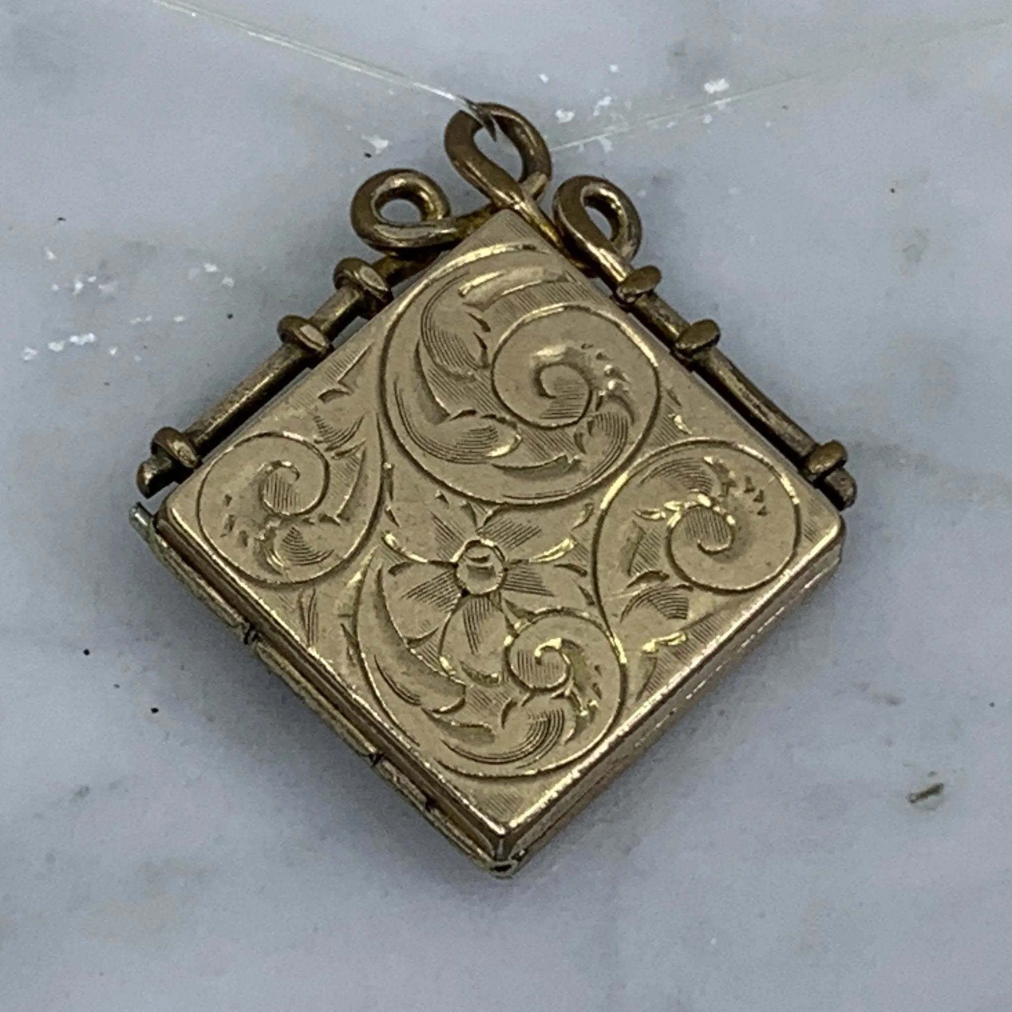 Antique 1910s Yellow Gold Floral Locket. Photo Pendants make Wonderful Heirloom Gifts.