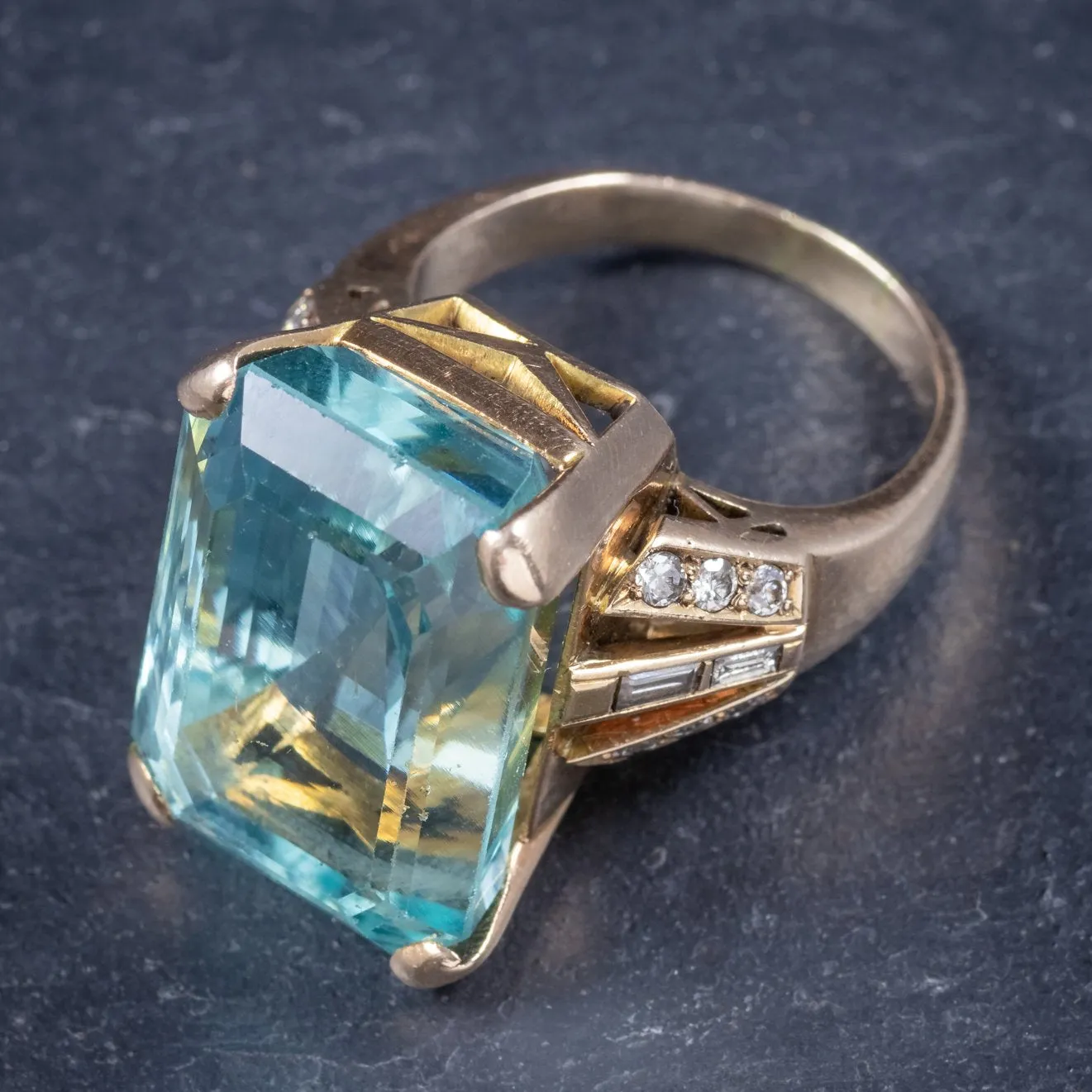 Art Deco Aquamarine Ring 18Ct Gold 28Ct Aqua