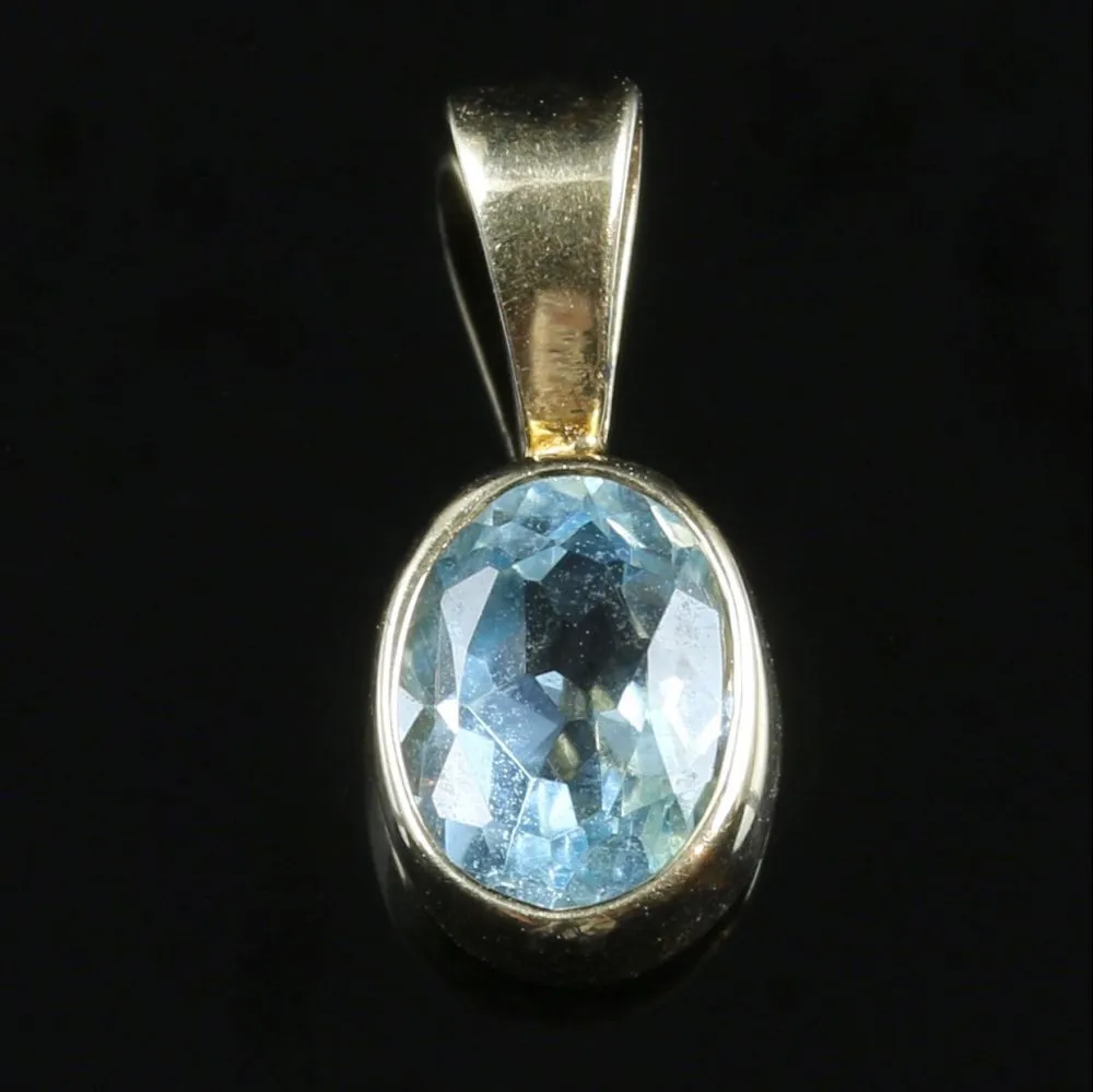 Blue Topaz Pendant 9Ct Gold 1Ct Topaz