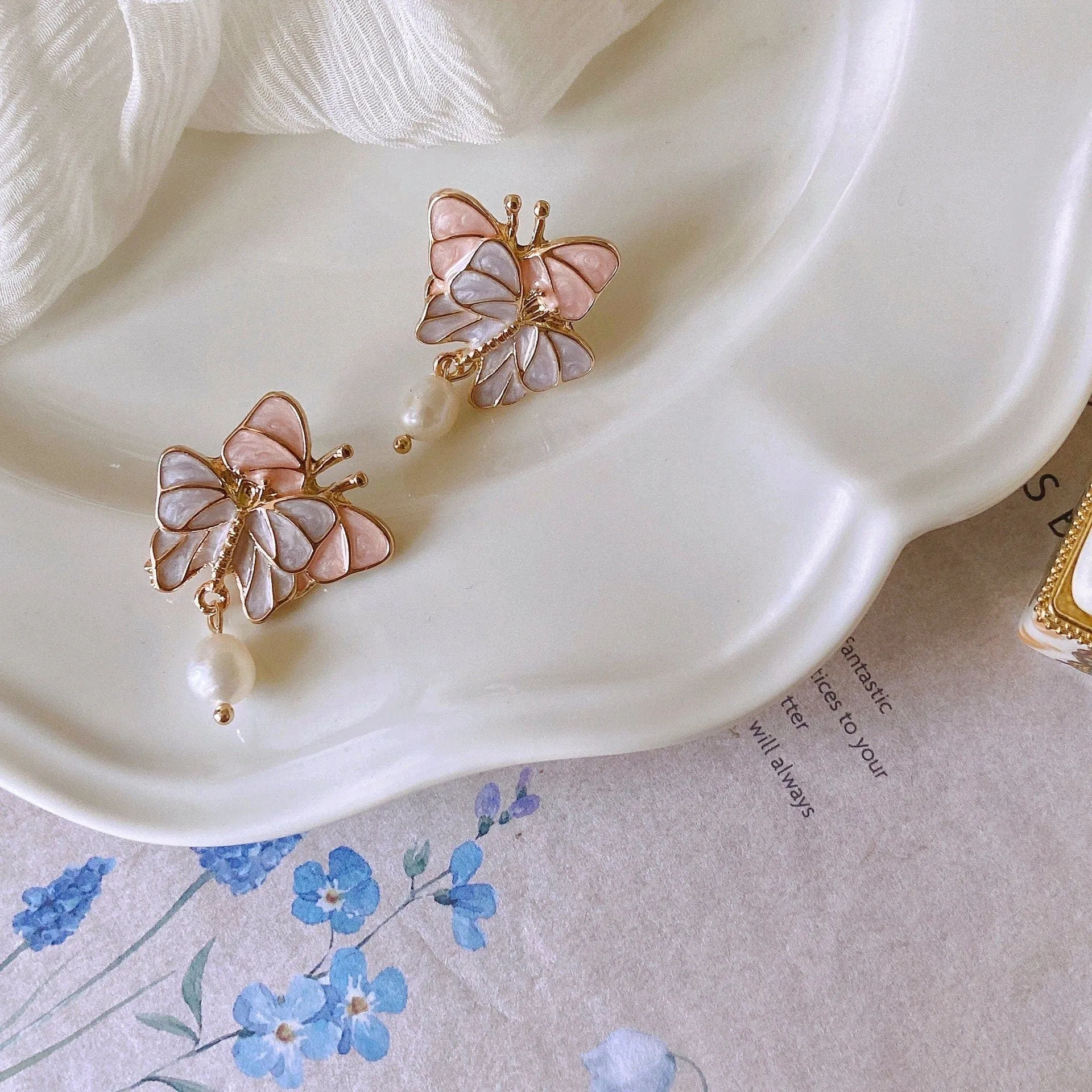 Chic Enamel Butterfly Bow Pearl Earrings