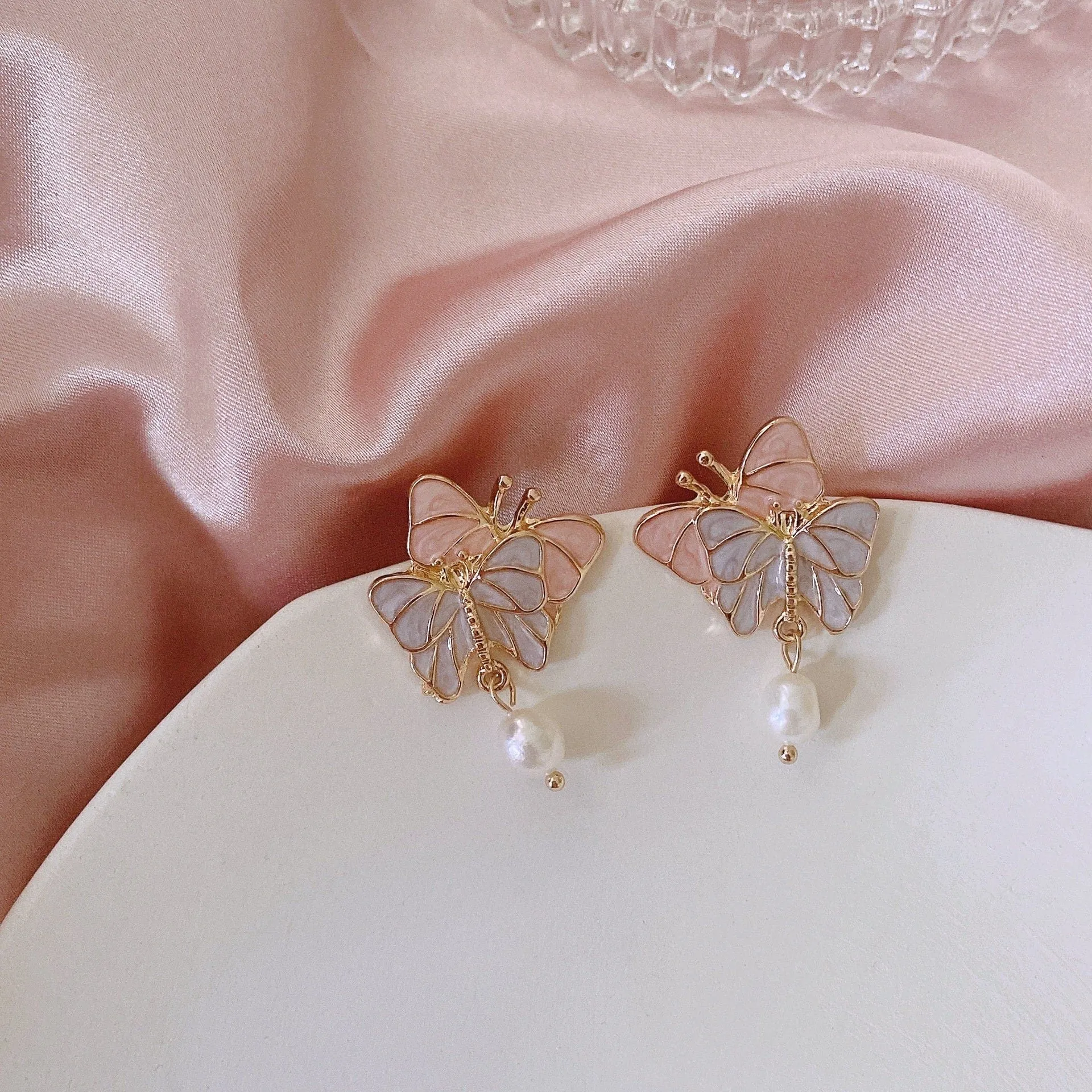 Chic Enamel Butterfly Bow Pearl Earrings