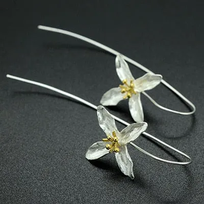 Chinese Jewelry Simple Flower Dangle Earrings For Women in Silver Color