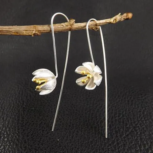 Chinese Jewelry Simple Flower Dangle Earrings For Women in Silver Color