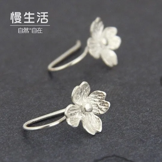 Chinese Jewelry Simple Flower Dangle Earrings For Women in Silver Color