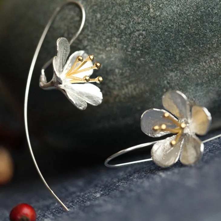 Chinese Jewelry Simple Flower Dangle Earrings For Women in Silver Color