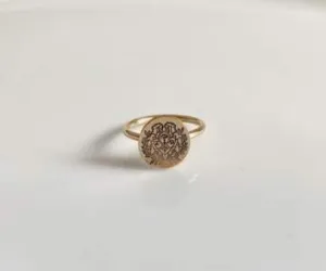 Crest Ring