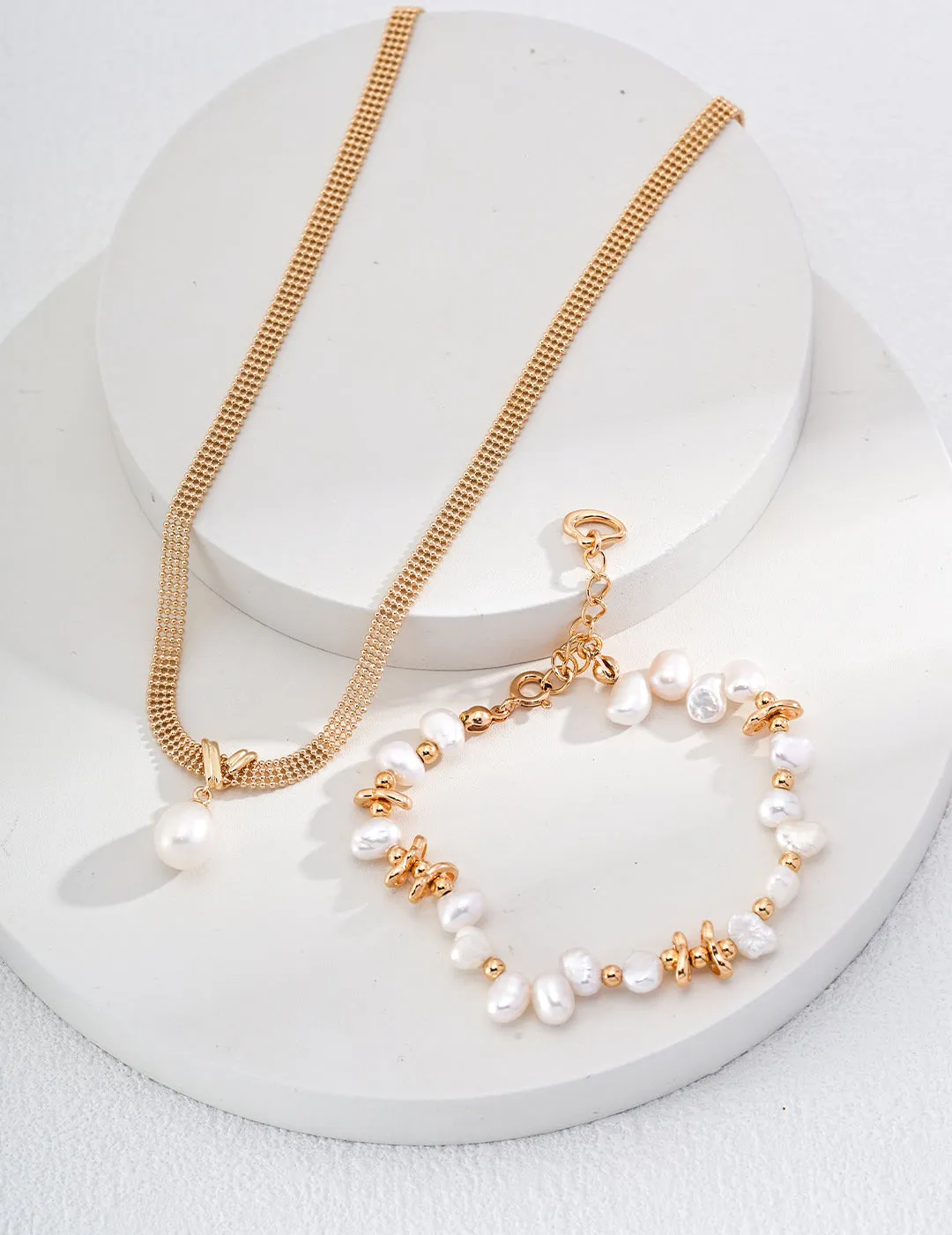 Elegant Mini Gold Beads and Pearls Bracelet