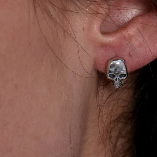 Hot Leathers JWE2102 Skull Post Earrings