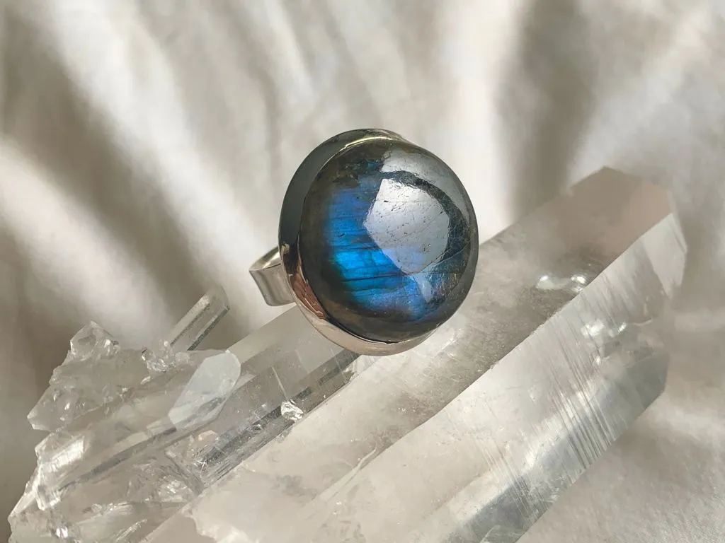 Labradorite Adjustable Naevia Ring - Large Round