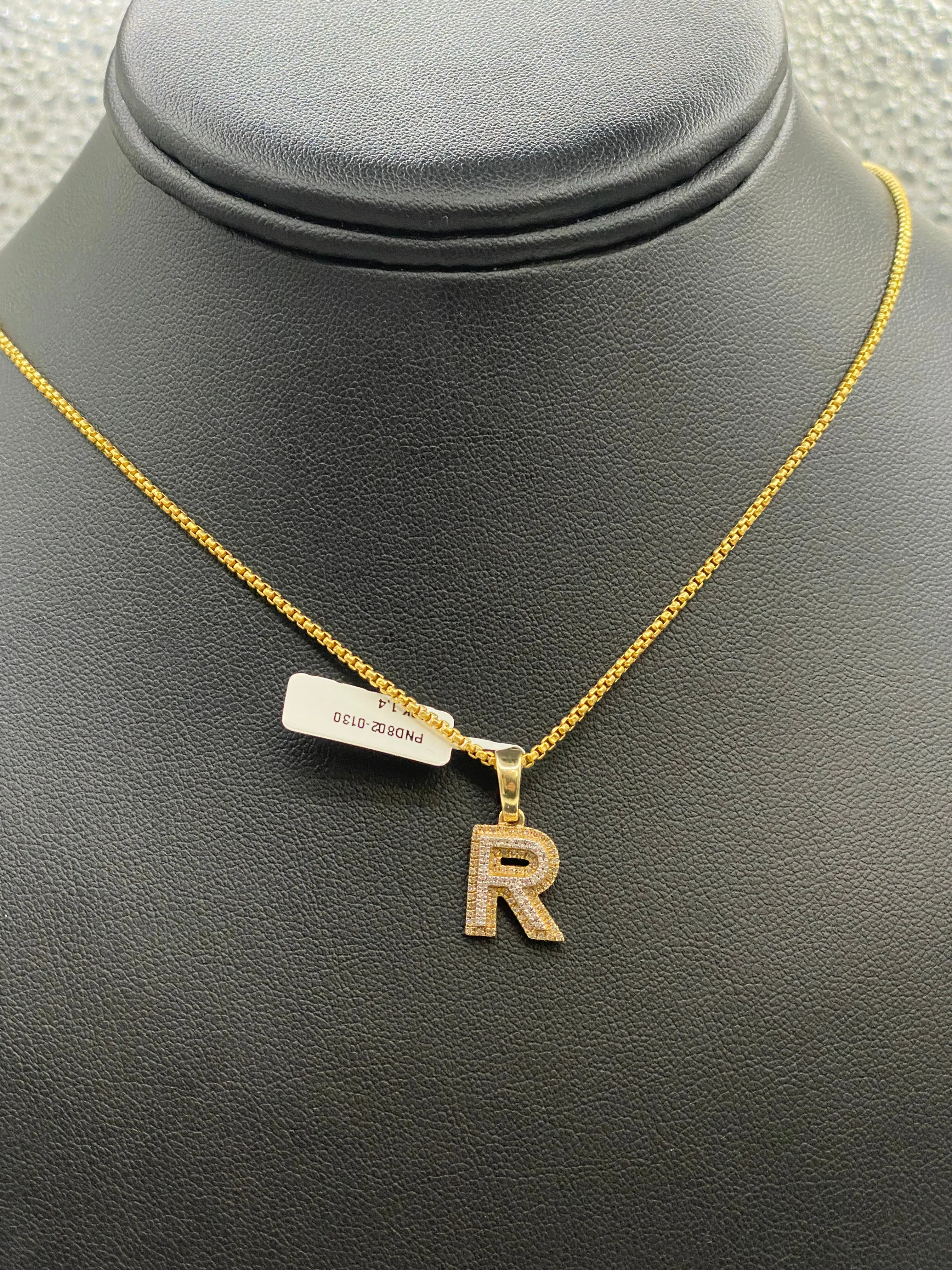 Letter R Pendant 10K Yellow Gold With Diamond / 1.5gr