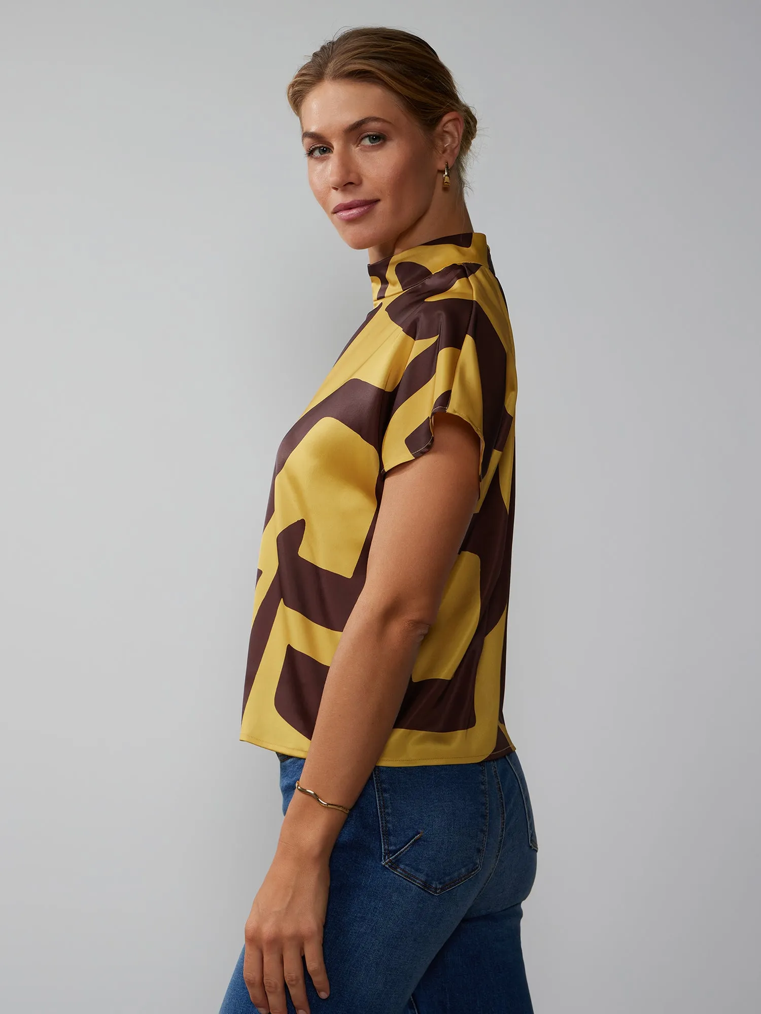 Short Sleeve Geometric Print Mock Neck Top